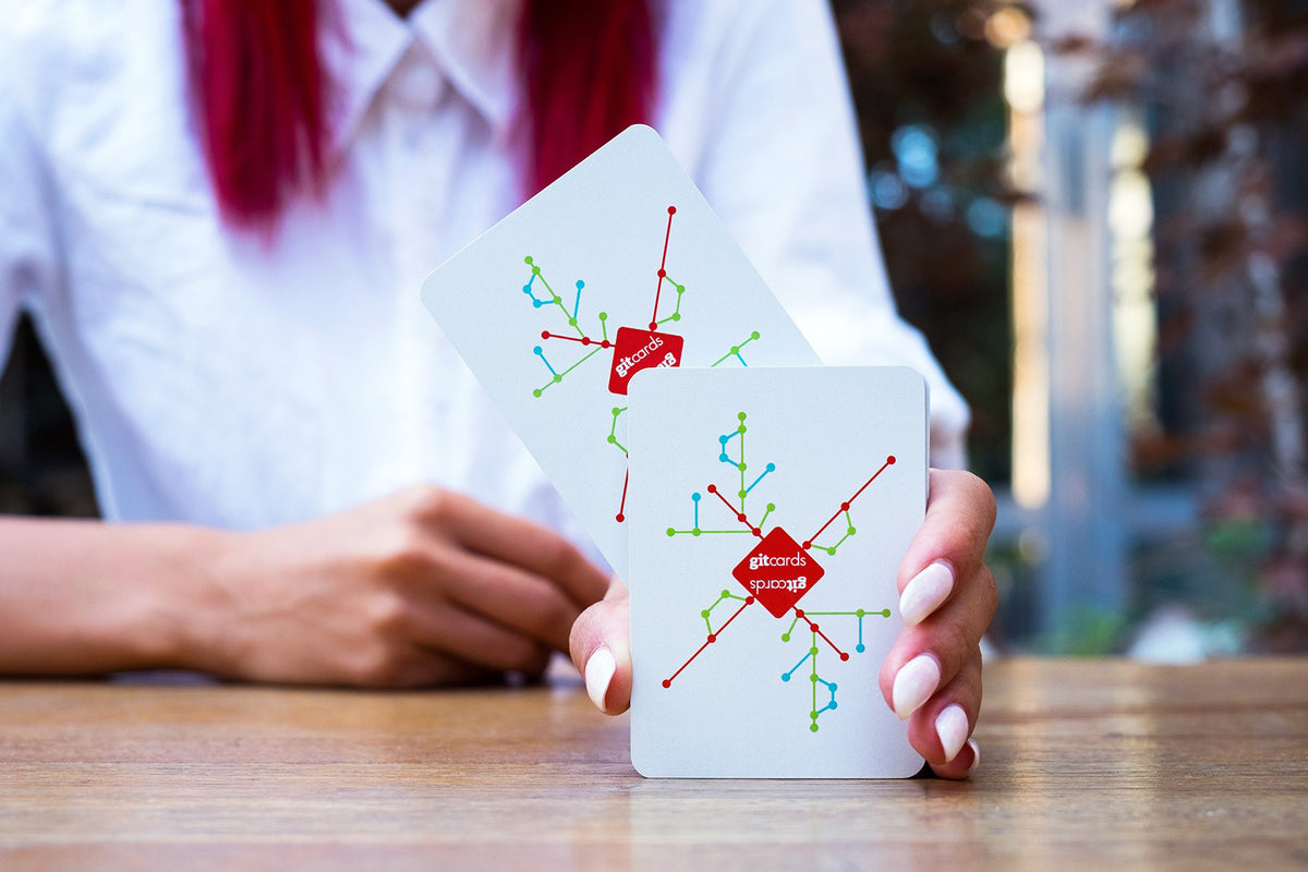 git:deck | plastic-coated | playing cards