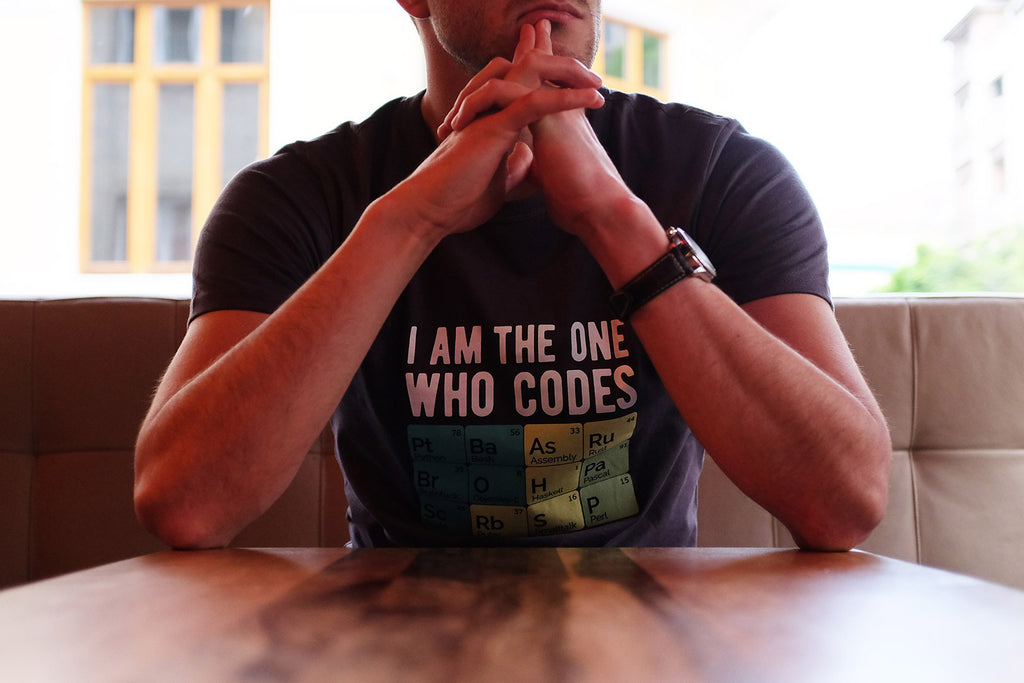 I am the one who codes | T-shirt