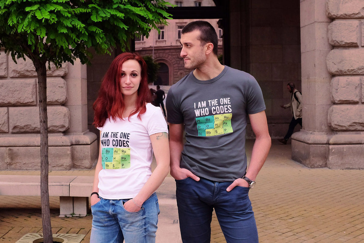 I am the one who codes | T-shirt