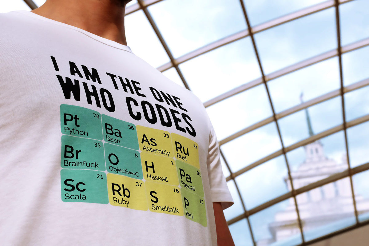 I am the one who codes | T-shirt
